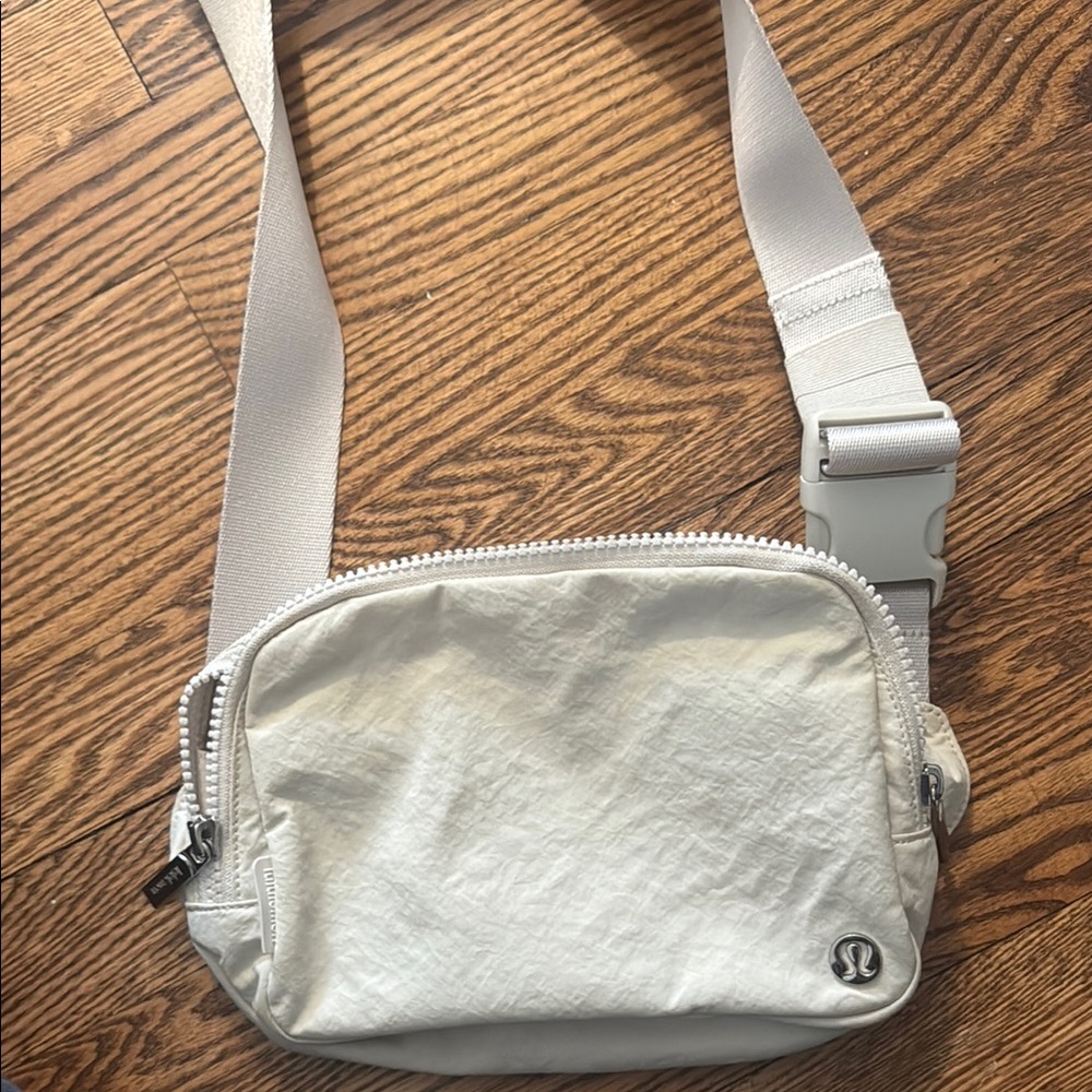 Lulu lemon belt bag